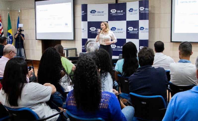 Empreendedorismo na prática: A Adm. Carla Fuganti conta como conseguiu salvar as empresas da família da falência