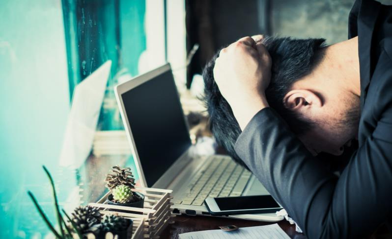 Jovens são os mais afetados pelo estresse no trabalho