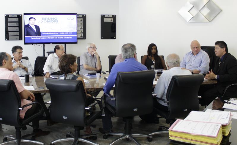 Secretário do Conselho Estadual de Turismo compartilha sua experiência em reunião no CRA-SP