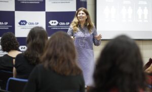 Andrea Weichert fecha o ciclo de palestras da Semana Temática Mulheres em Foco do CRA-SP