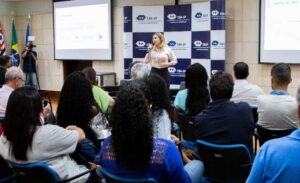 Empreendedorismo na prática: A Adm. Carla Fuganti conta como conseguiu salvar as empresas da família da falência