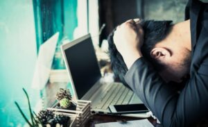 Jovens são os mais afetados pelo estresse no trabalho