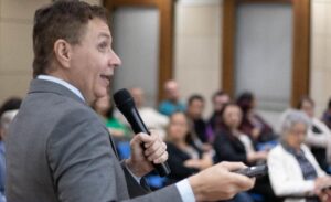 Palestra de abertura da Semana do Empreendedorismo na Prática do CRA-SP enfatiza a importância da educação empreendedora no Brasil