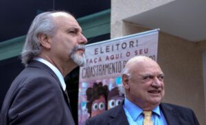Presidente do TRE visita posto de atendimento para cadastro biométrico instalado na sede do CRA-SP/SAESP