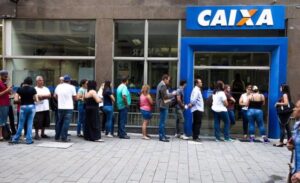 Saques nas contas inativas do FGTS somam R$ 41,8 bi, 96% do total, diz Caixa